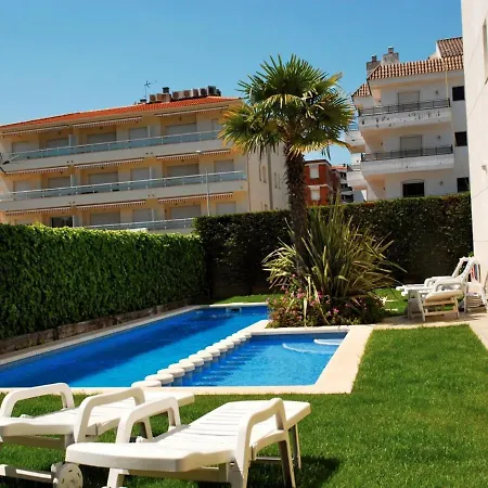 Brises Del Mar 3-3 *
