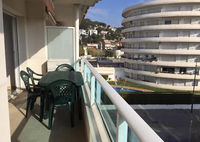 Brises Del Mar 3-3 *